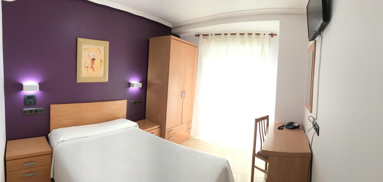 Hostal Meseguer El Altet Exteriör bild