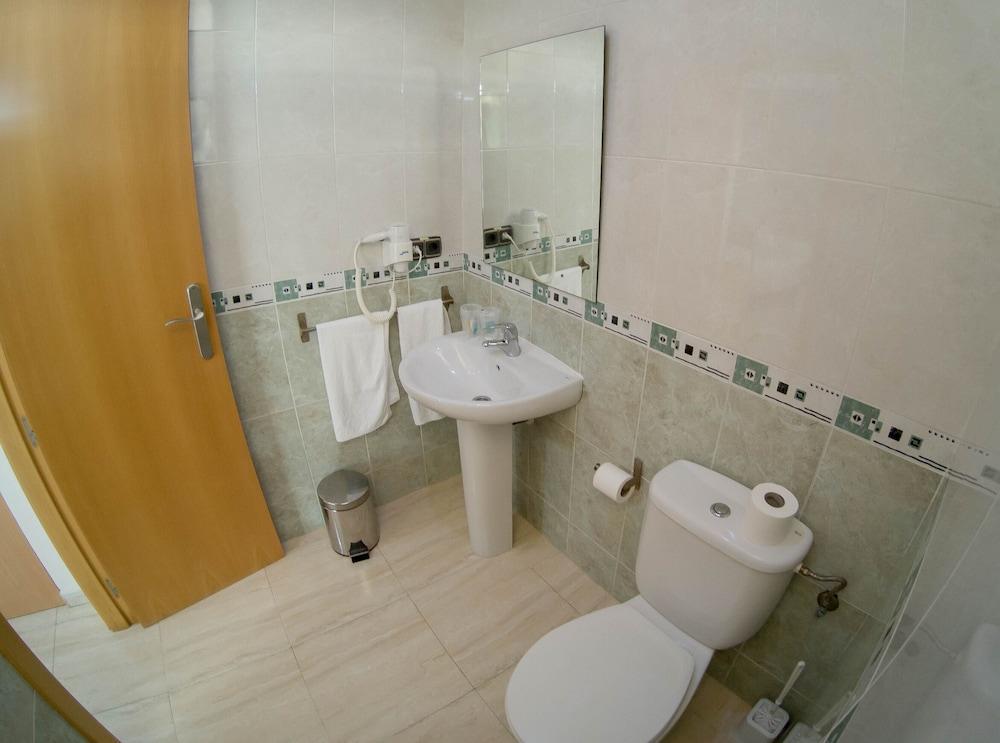 Hostal Meseguer El Altet Exteriör bild
