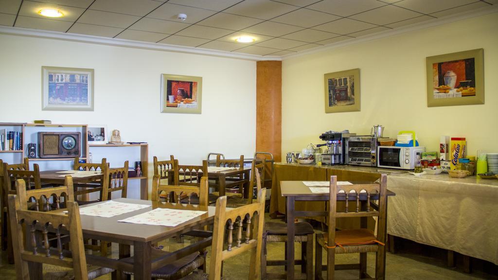 Hostal Meseguer El Altet Exteriör bild