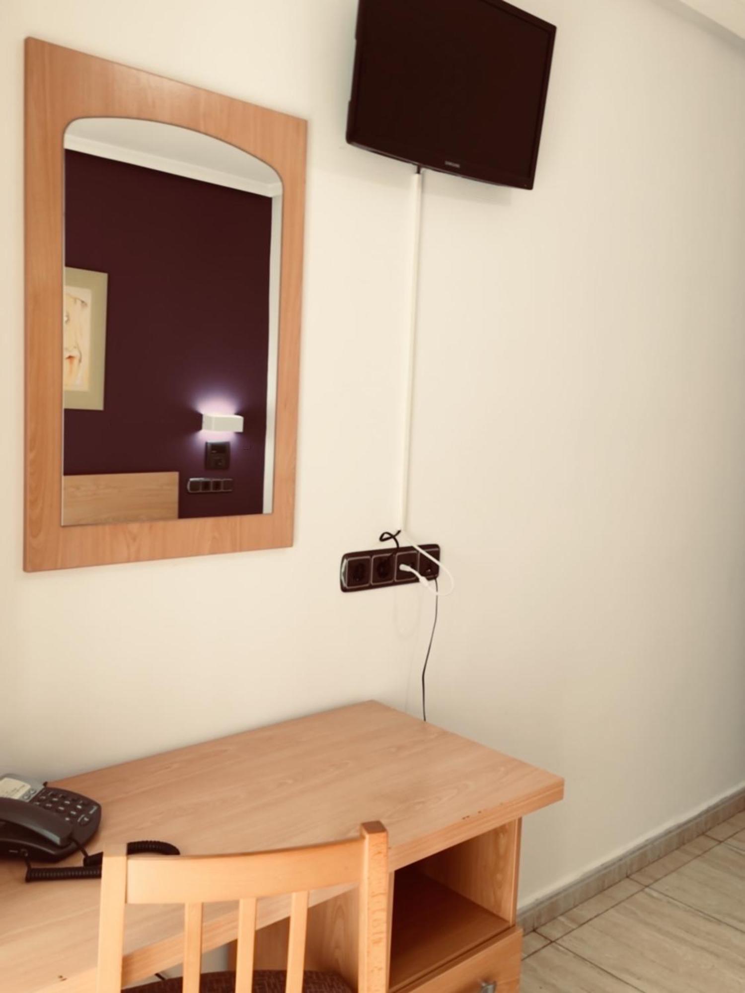 Hostal Meseguer El Altet Exteriör bild