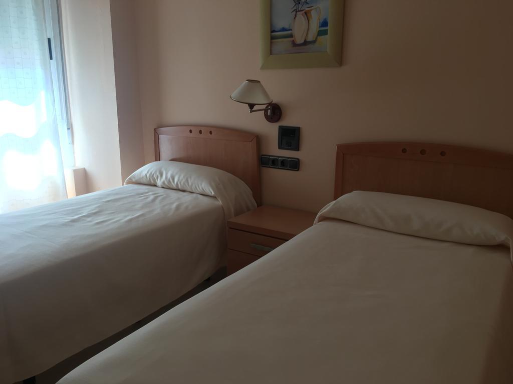 Hostal Meseguer El Altet Exteriör bild
