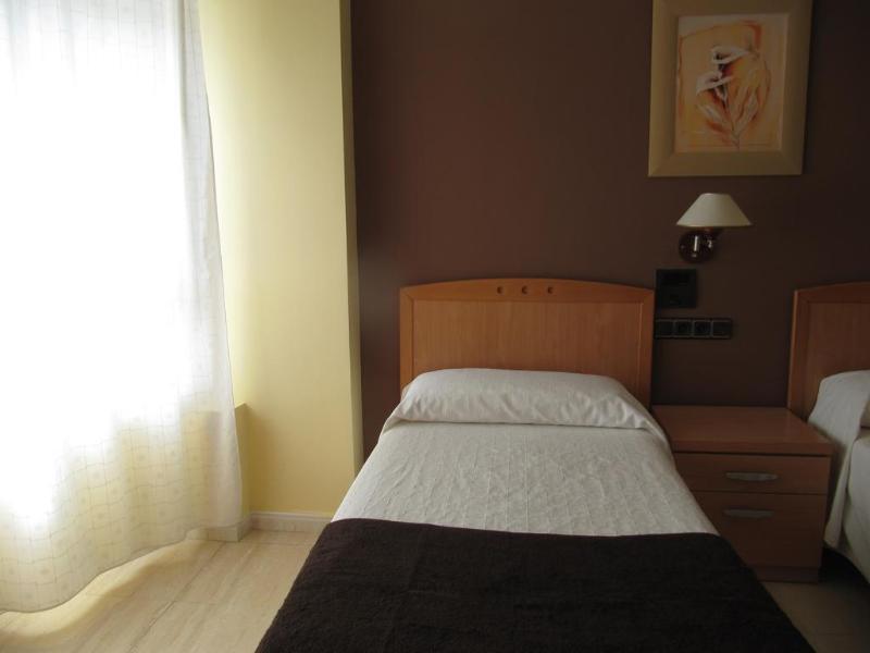 Hostal Meseguer El Altet Exteriör bild