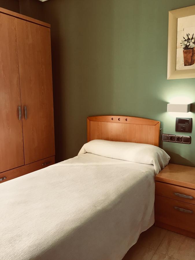 Hostal Meseguer El Altet Exteriör bild