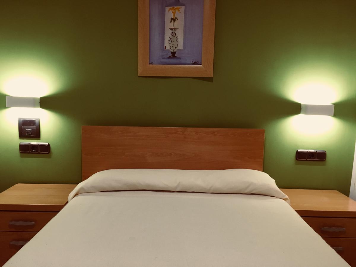 Hostal Meseguer El Altet Exteriör bild