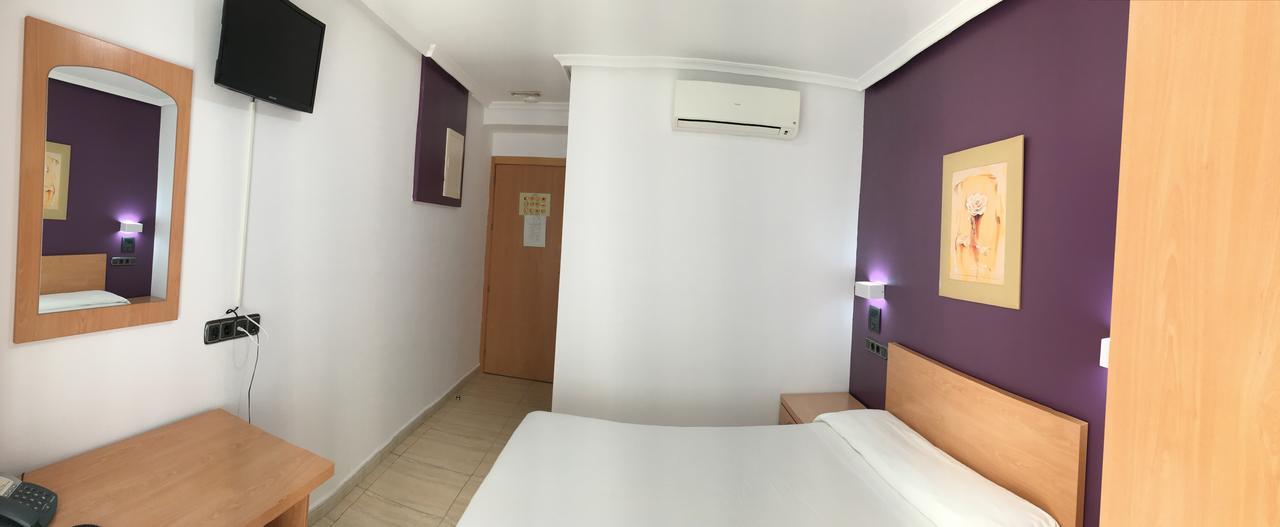 Hostal Meseguer El Altet Exteriör bild