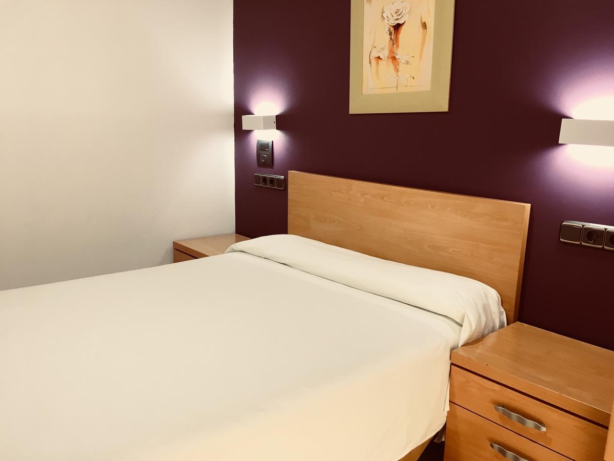 Hostal Meseguer El Altet Exteriör bild