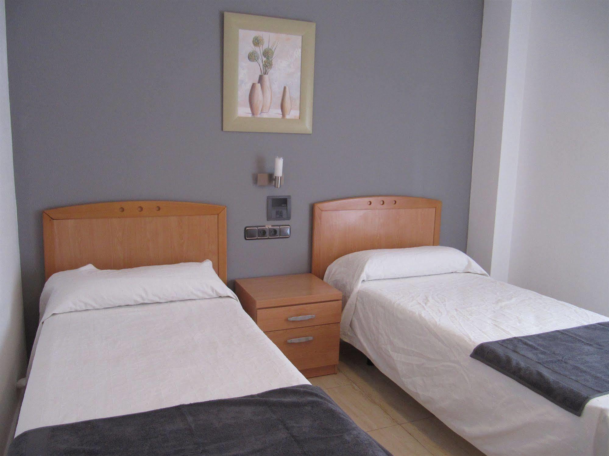 Hostal Meseguer El Altet Exteriör bild