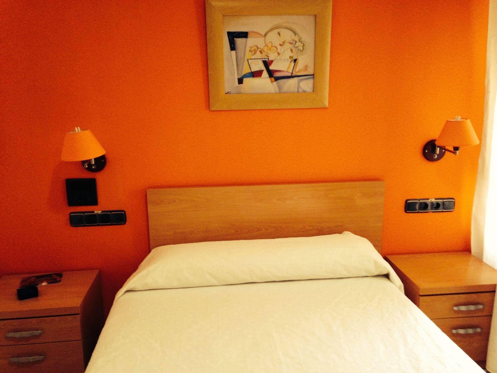 Hostal Meseguer El Altet Exteriör bild