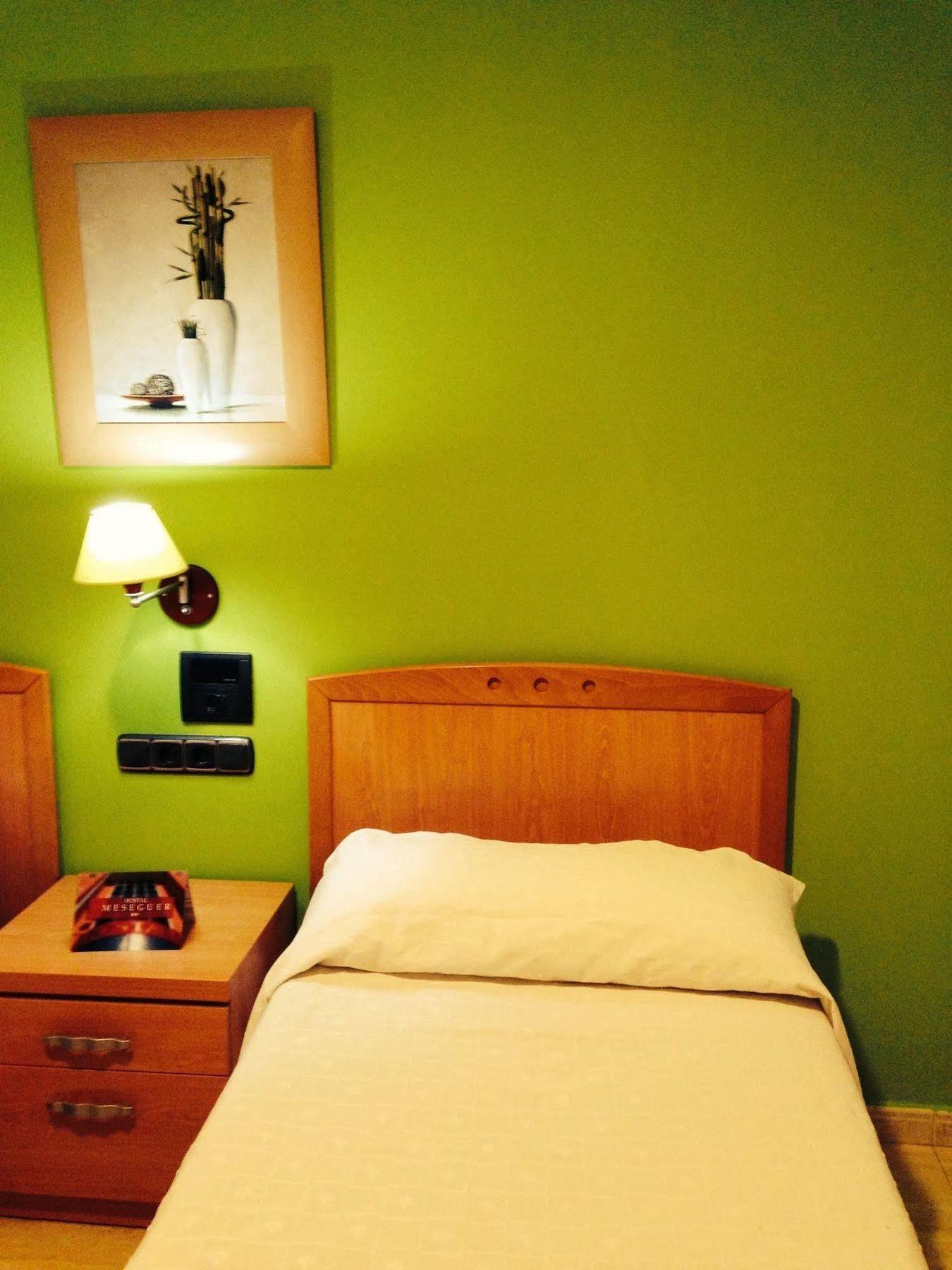 Hostal Meseguer El Altet Exteriör bild