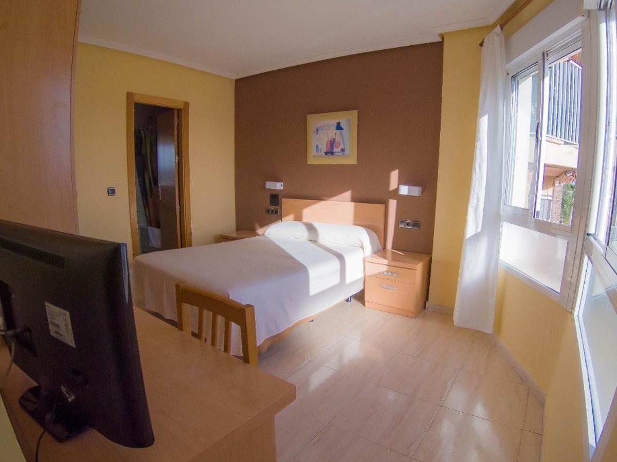 Hostal Meseguer El Altet Exteriör bild